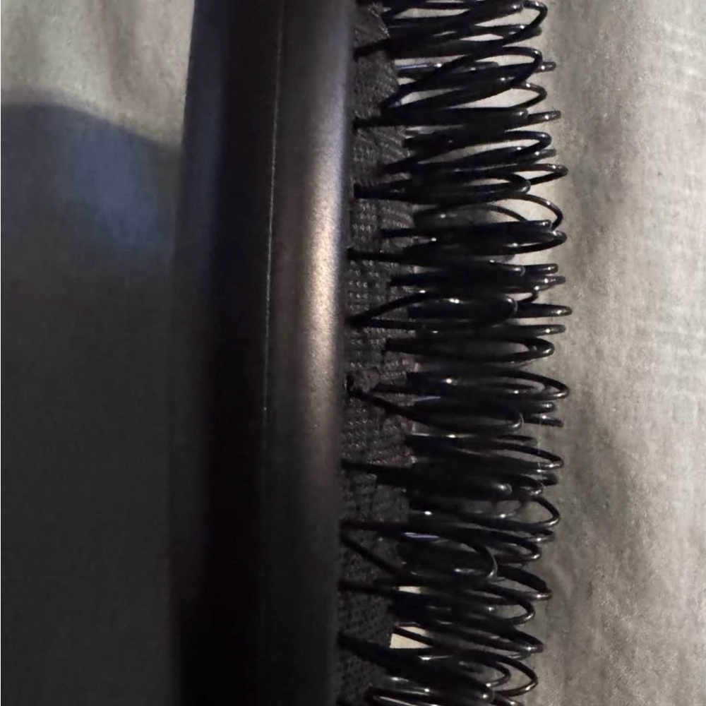 Extension/Wig Hair Brush with Spiral Bristles